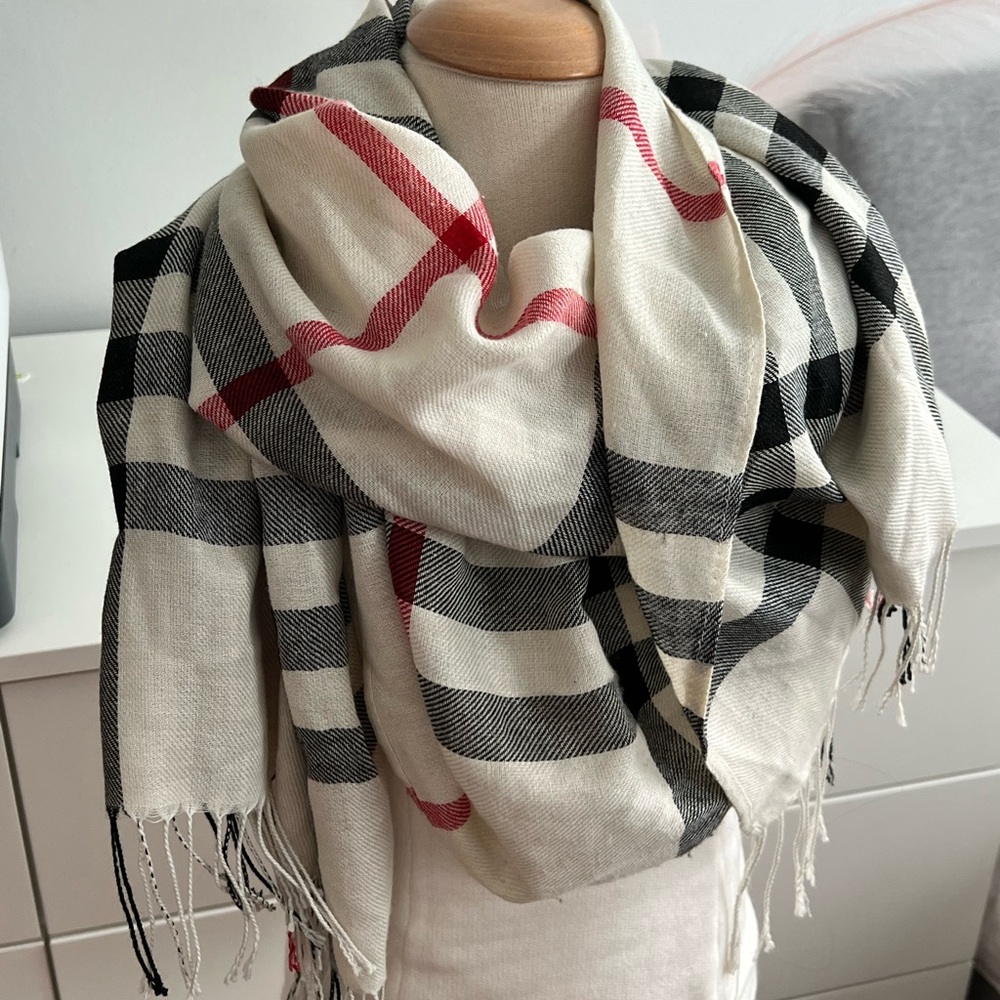 Women scarf